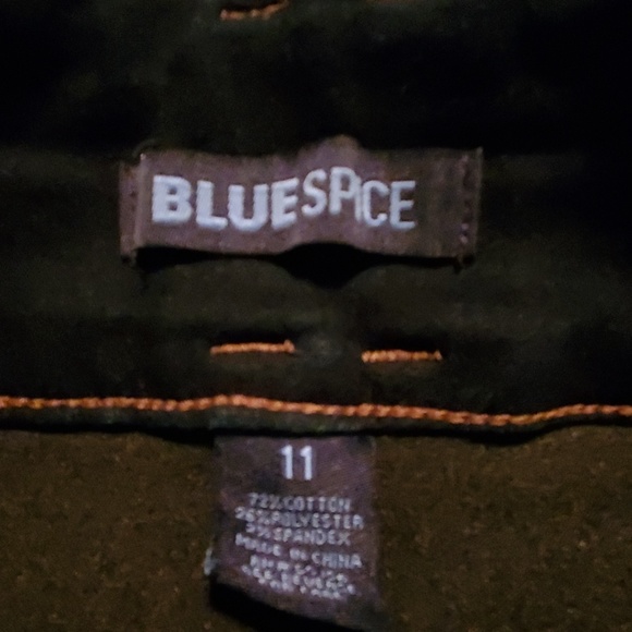 Shorts - Picture 2 of 4